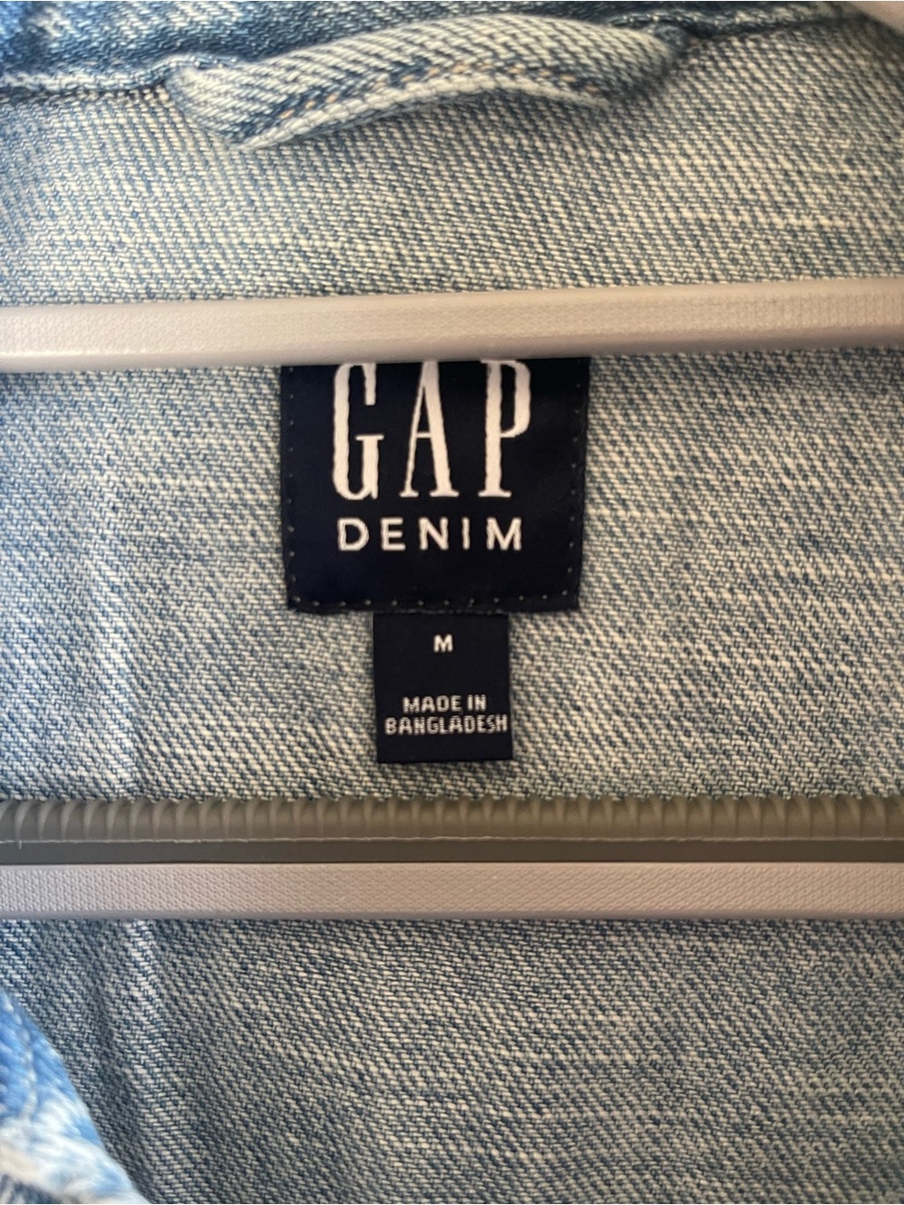 GAP Light Blue Denim Jacket - Classic Trucker Style - Picture 3 of 5